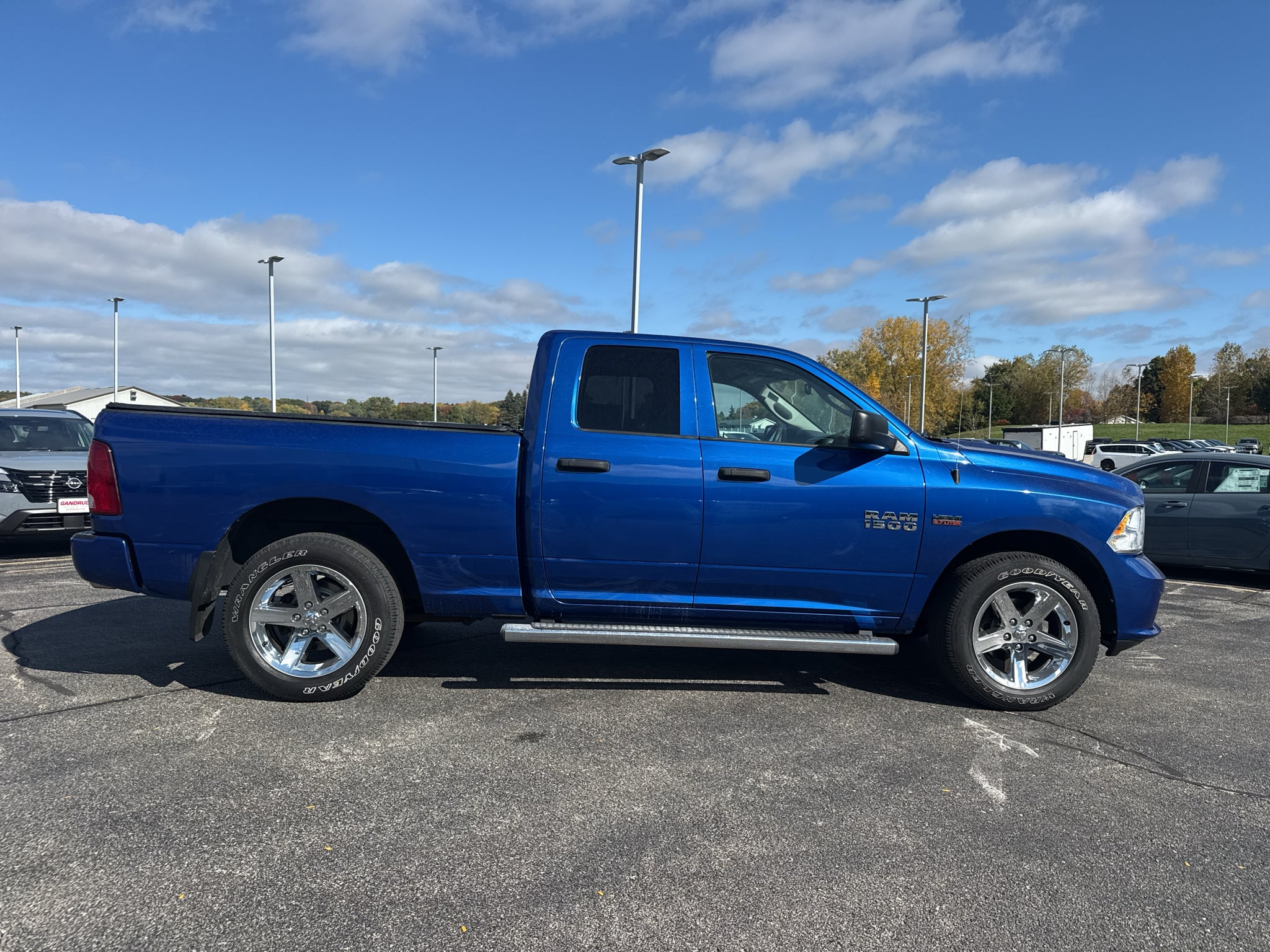 2017 RAM 1500 Express Quad Cab 4x4 6'4" Box