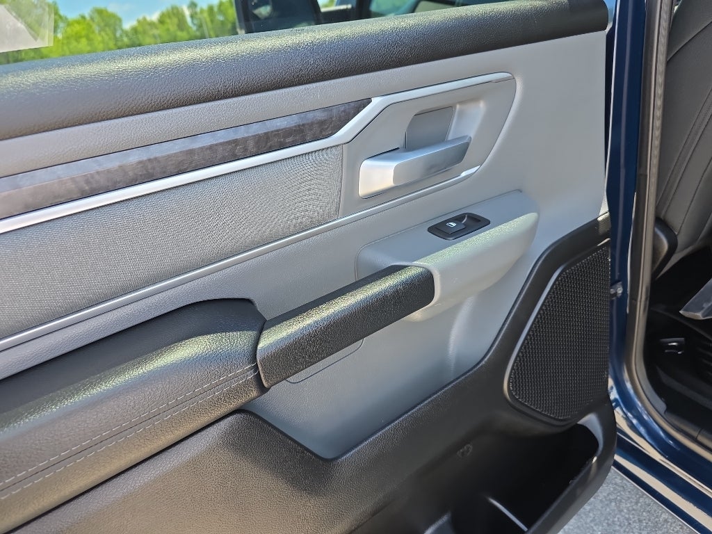 2022 RAM 1500 Big Horn Crew Cab 4x4 5'7" Box