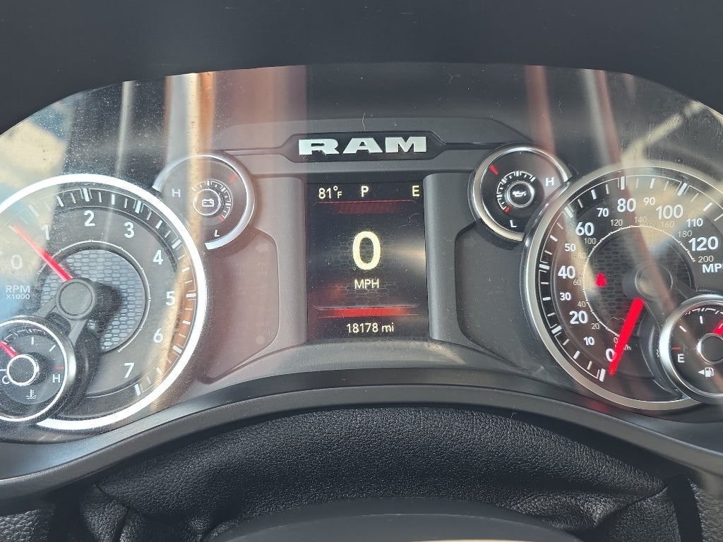 2022 RAM 1500 Big Horn Crew Cab 4x4 5'7" Box