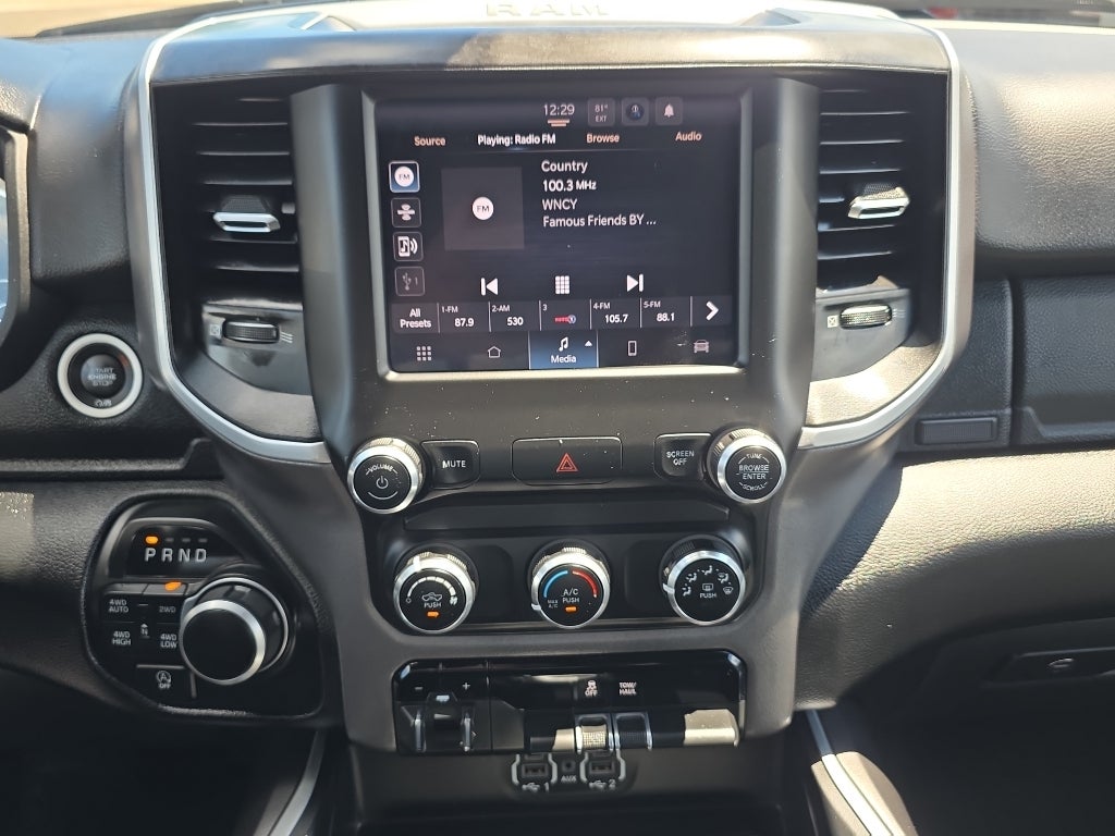 2022 RAM 1500 Big Horn Crew Cab 4x4 5'7" Box