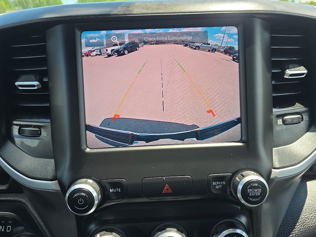 2022 RAM 1500 Big Horn Crew Cab 4x4 5'7" Box