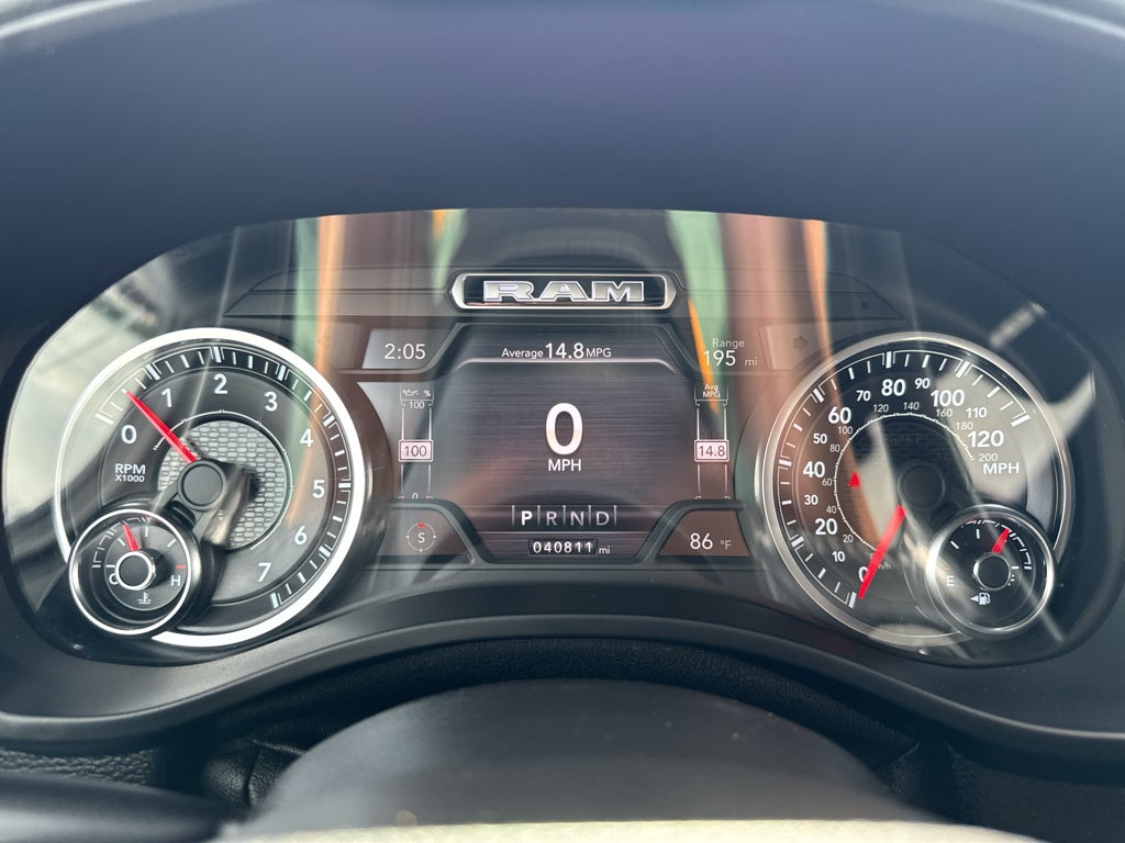 2020 RAM 1500 Big Horn Crew Cab 4x4 5'7" Box