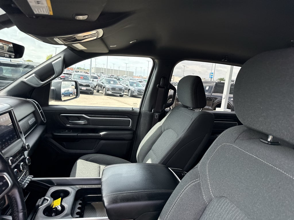 2020 RAM 1500 Big Horn Crew Cab 4x4 5'7" Box