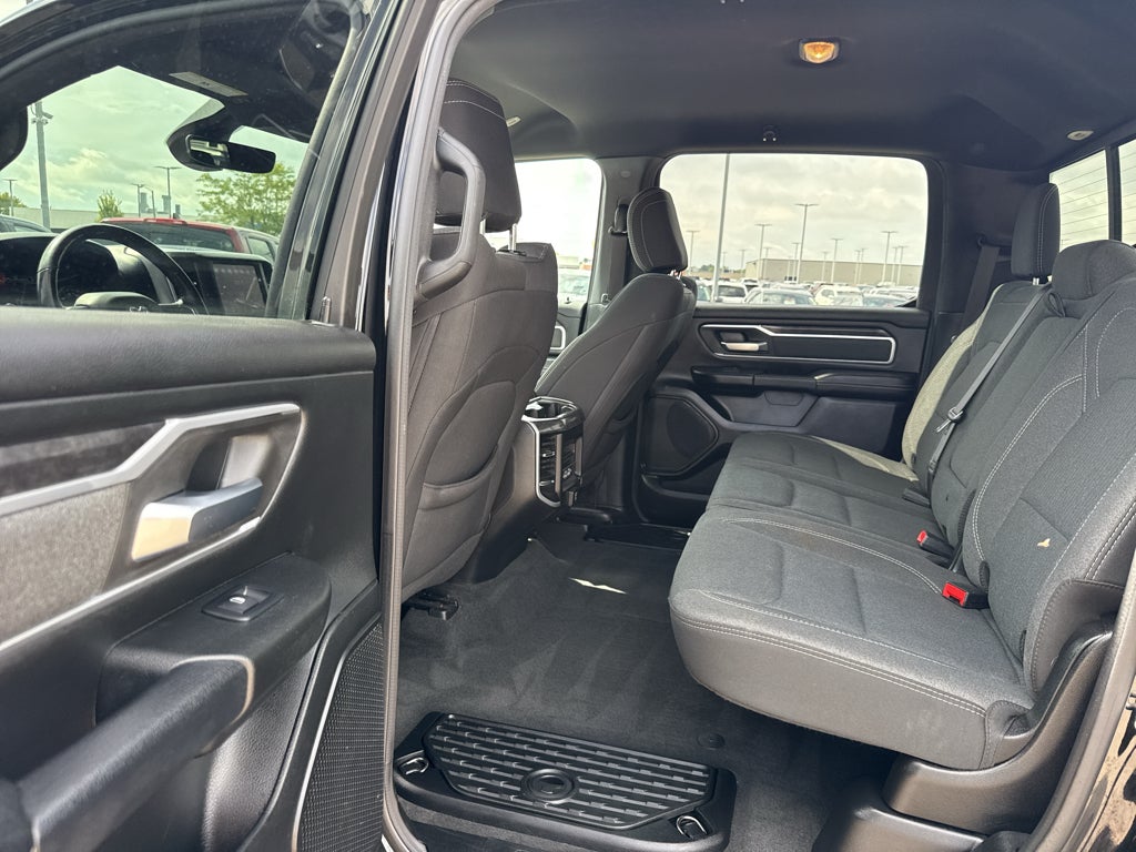 2020 RAM 1500 Big Horn Crew Cab 4x4 5'7" Box