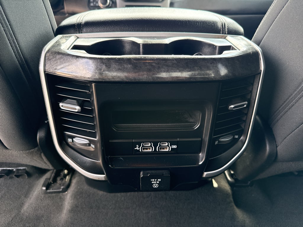 2020 RAM 1500 Big Horn Crew Cab 4x4 5'7" Box