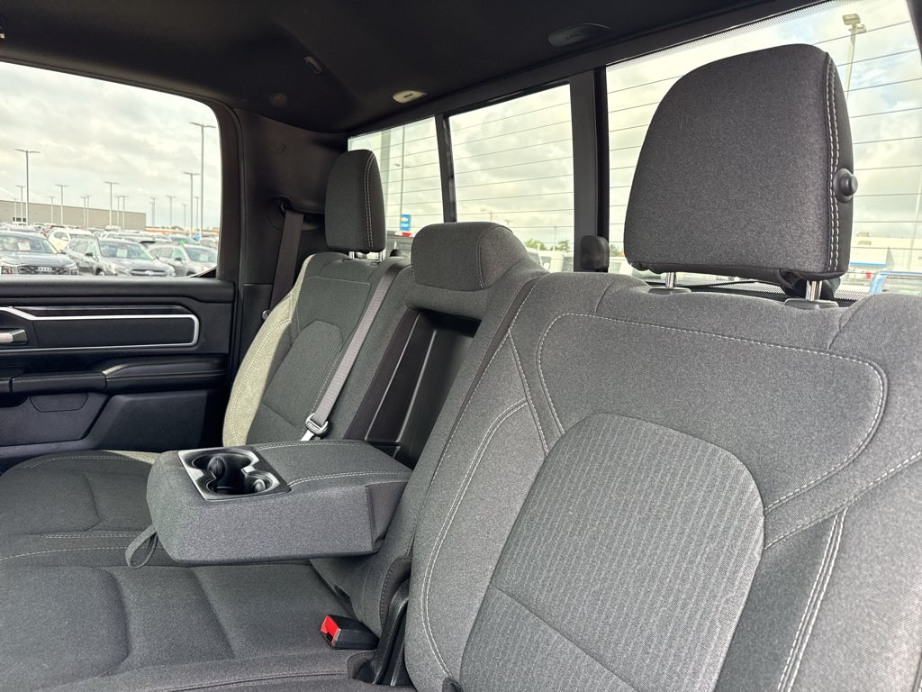 2020 RAM 1500 Big Horn Crew Cab 4x4 5'7" Box