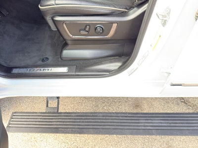 2022 RAM 1500 Limited Crew Cab 4x4 5'7" Box