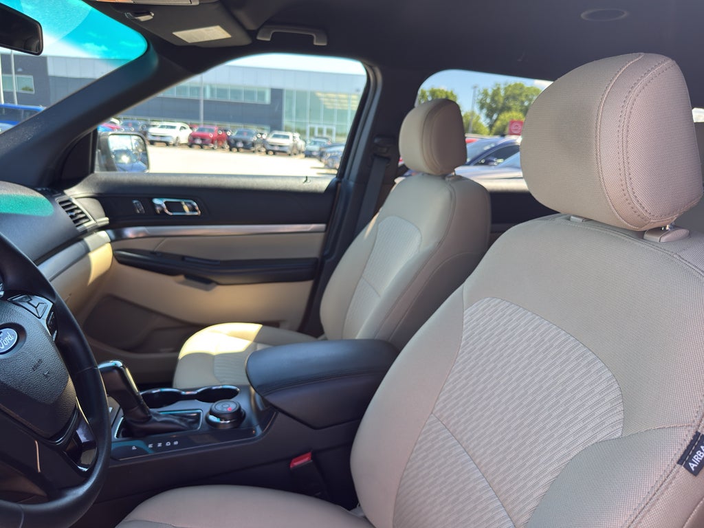 2017 Ford Explorer Base