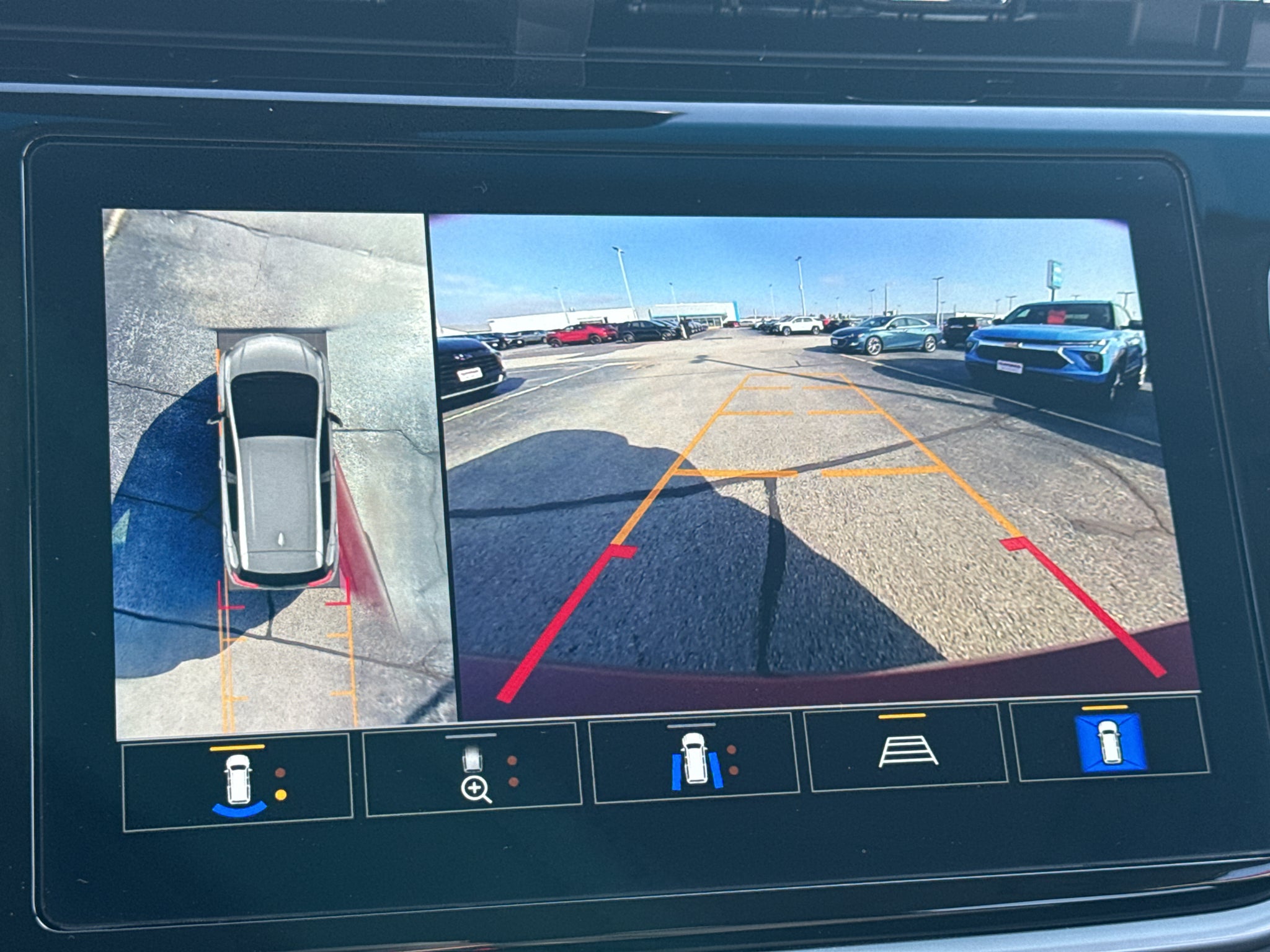 2023 Chevrolet Bolt EV 2LT - Photo 8