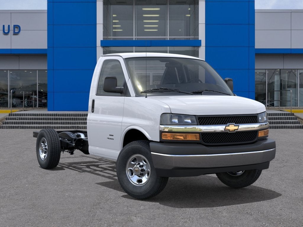 2026 Chevrolet Express Cutaway 3500 1WT