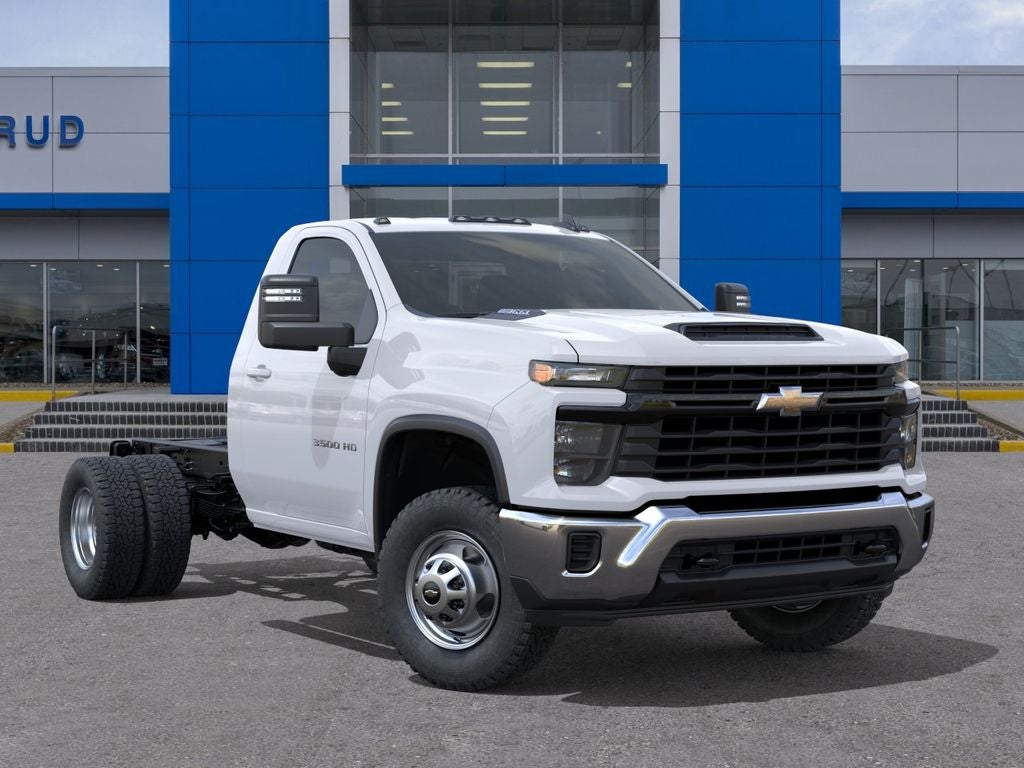2025 Chevrolet Silverado 3500 HD Chassis Cab Work Truck