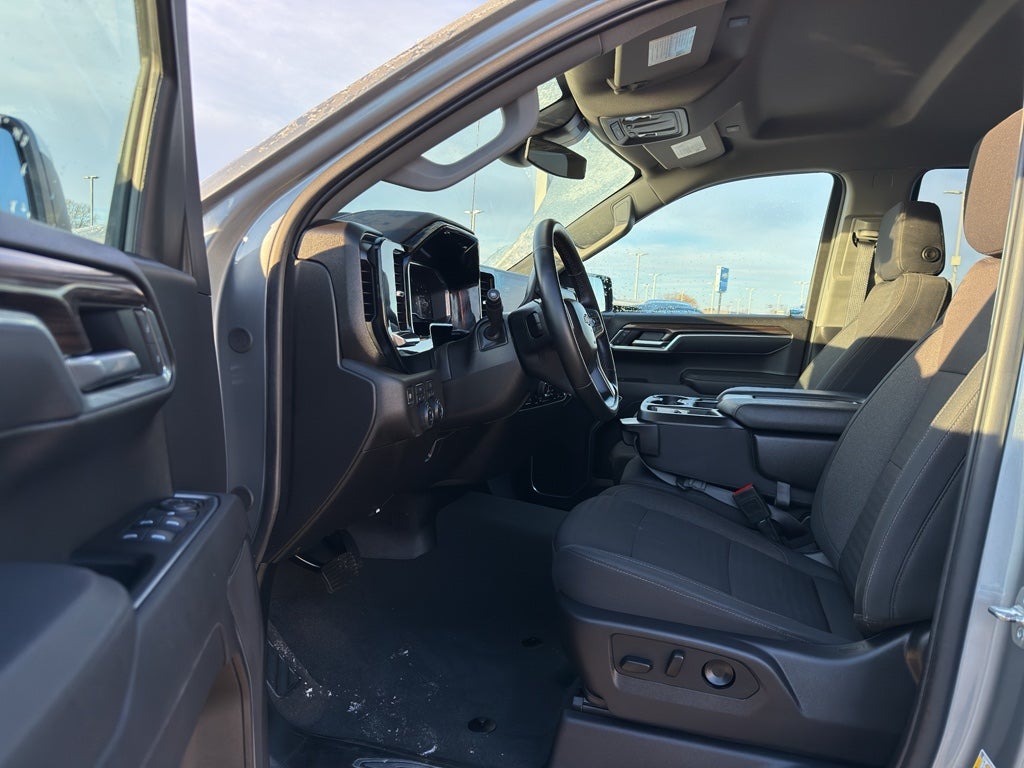 2025 Chevrolet Silverado 1500 LT (2FL)