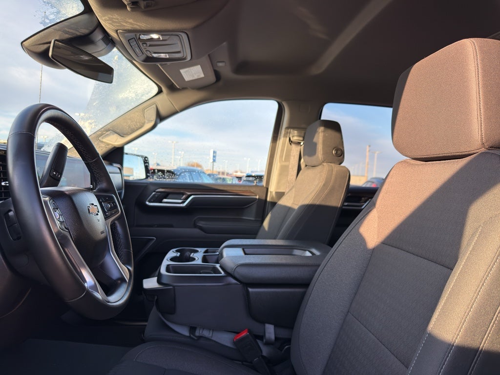 2025 Chevrolet Silverado 1500 LT (2FL)