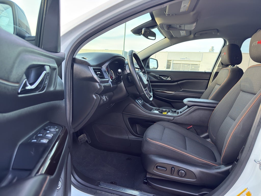 2023 GMC Acadia AT4