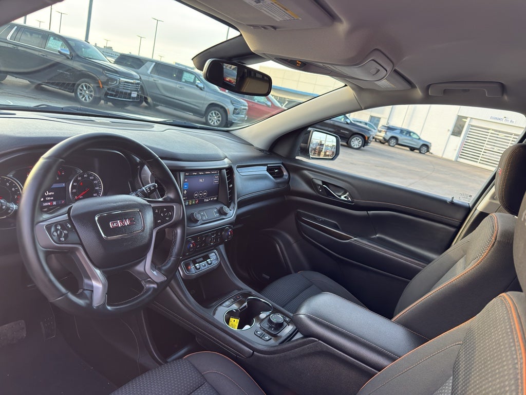 2023 GMC Acadia AT4