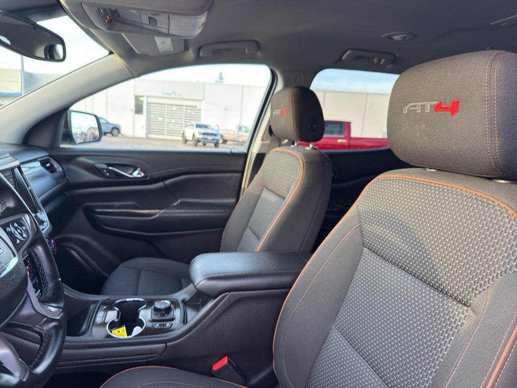 2023 GMC Acadia AT4