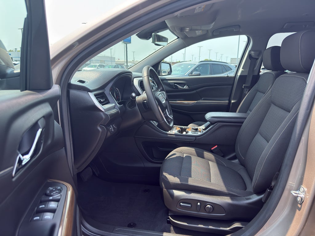 2022 GMC Acadia SLE