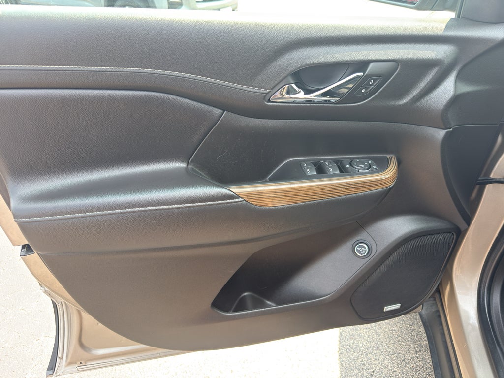 2022 GMC Acadia SLE