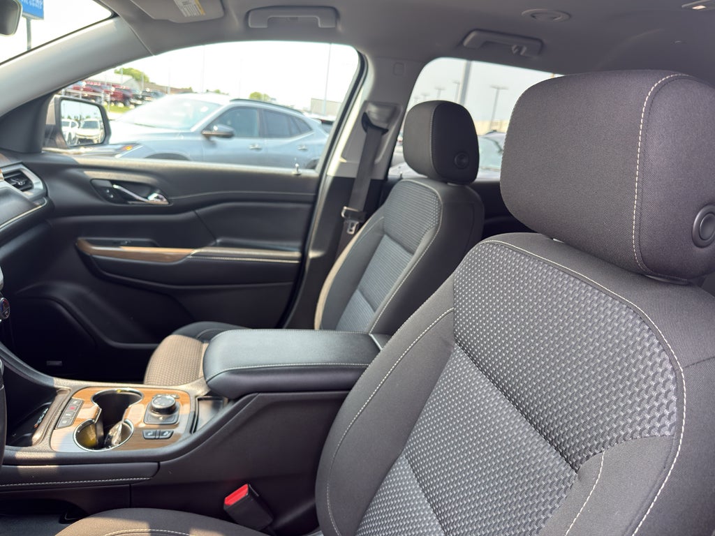 2022 GMC Acadia SLE