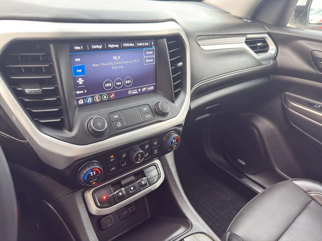 2023 GMC Acadia SLT