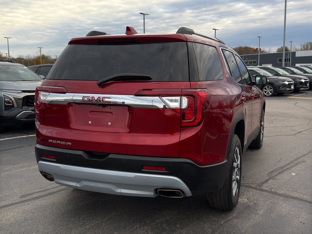 2023 GMC Acadia SLT