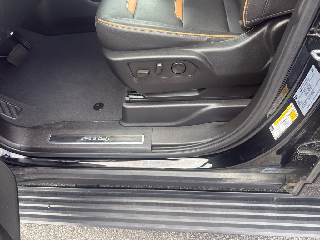 2023 GMC Yukon XL AT4