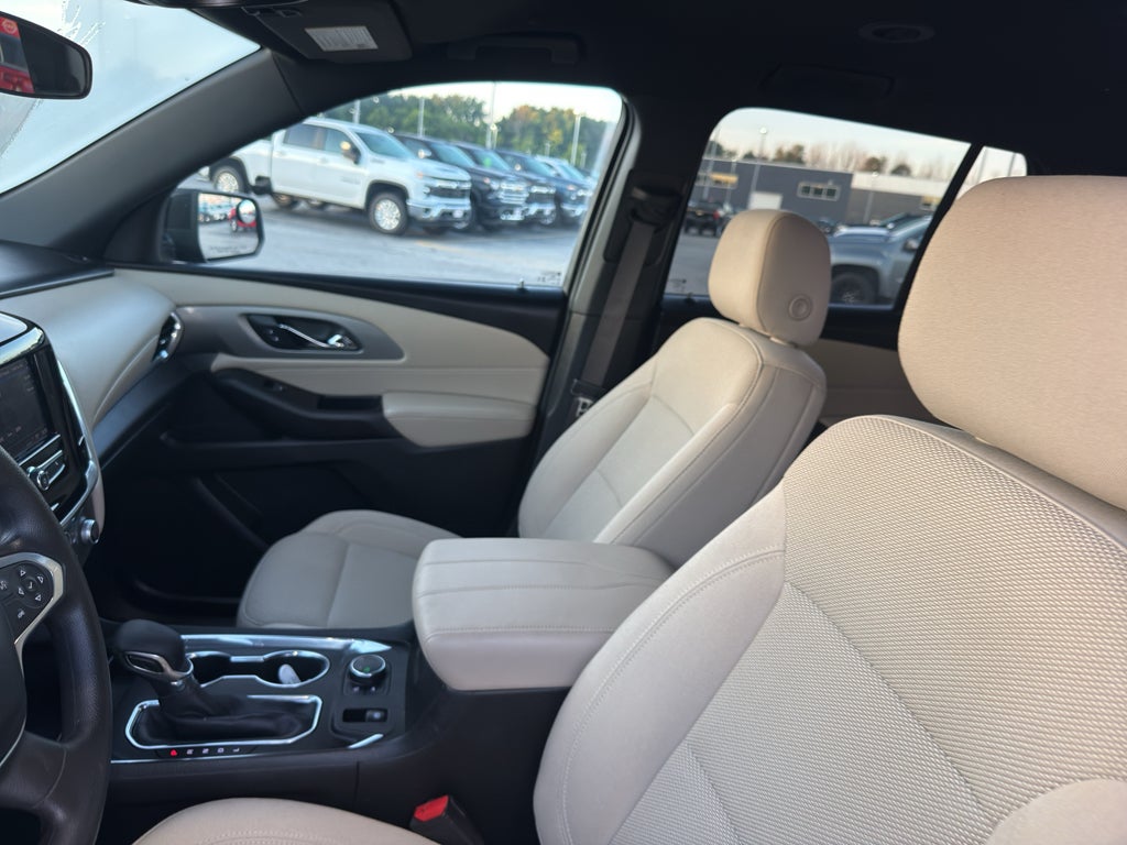 2023 Chevrolet Traverse LS