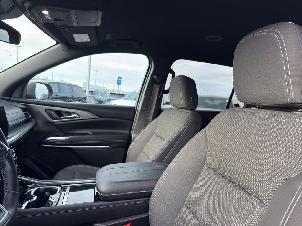 2024 Chevrolet Traverse LT