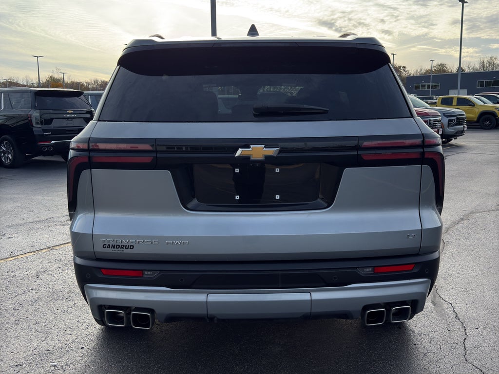 2024 Chevrolet Traverse LT