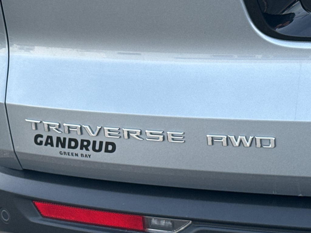 2024 Chevrolet Traverse LT