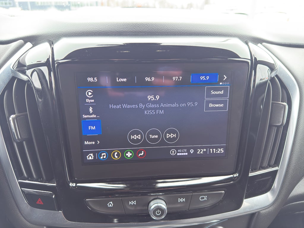 2022 Chevrolet Traverse LT Cloth