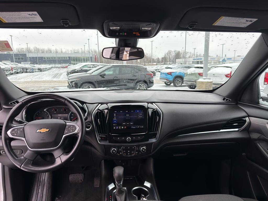 2022 Chevrolet Traverse LT Cloth