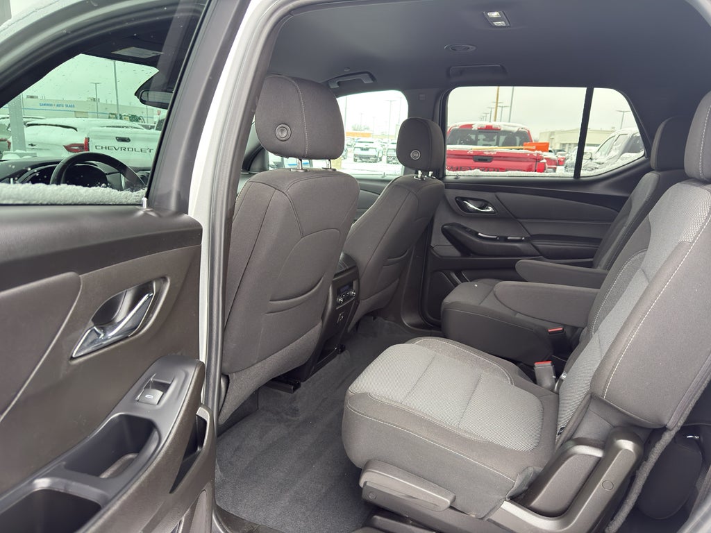 2022 Chevrolet Traverse LT Cloth