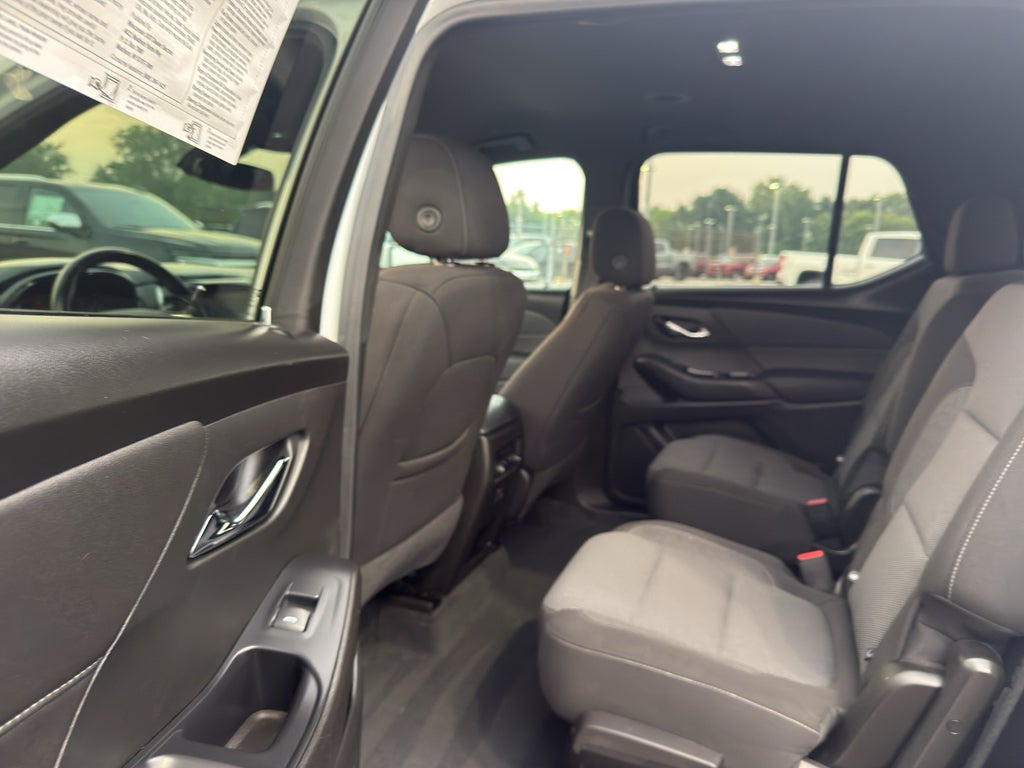 2022 Chevrolet Traverse LT Cloth