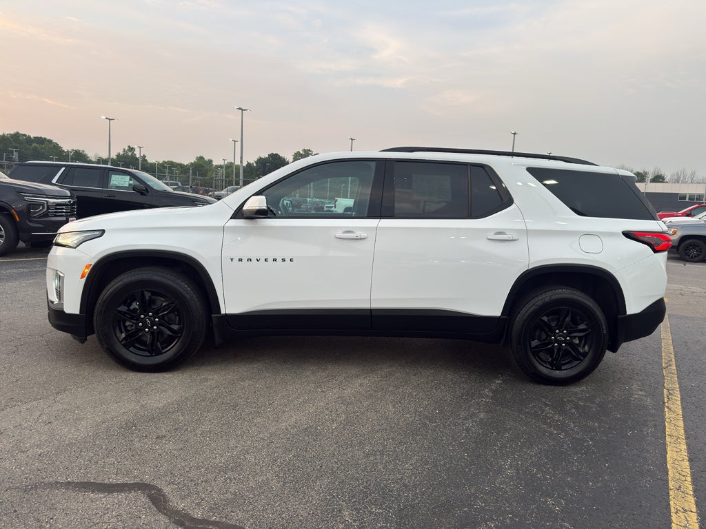 2022 Chevrolet Traverse LT Cloth