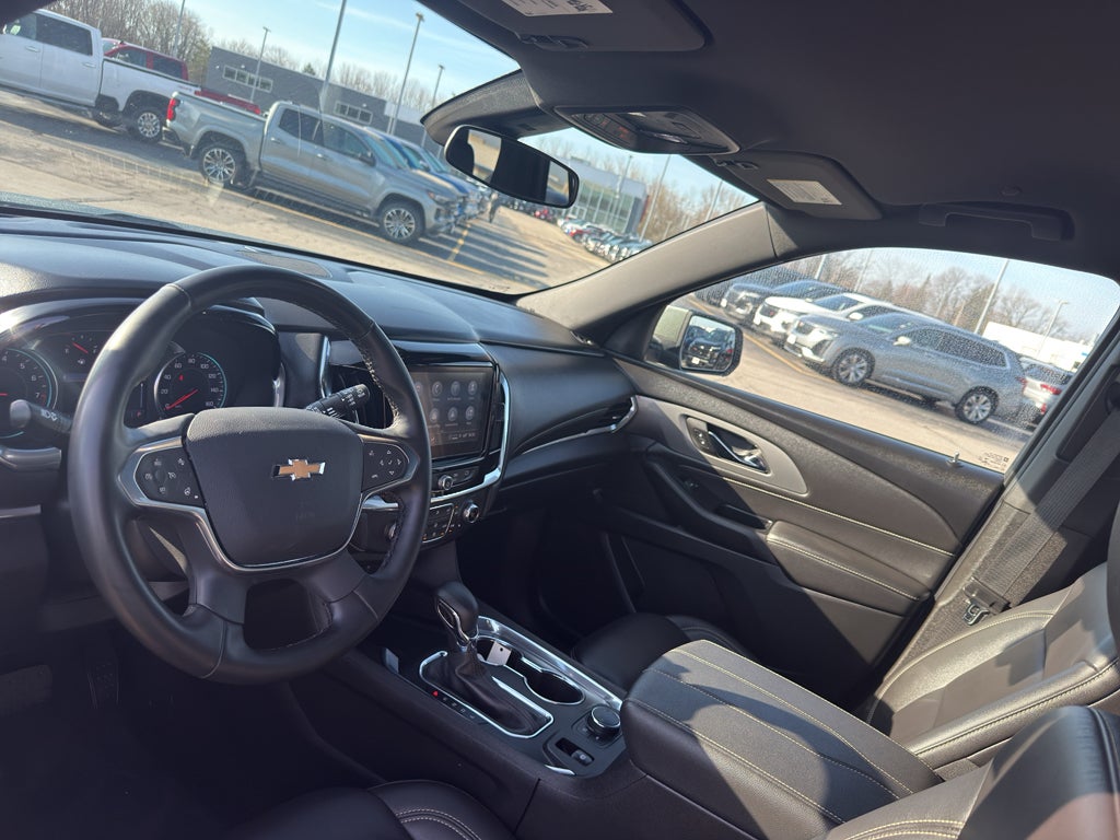 2023 Chevrolet Traverse LT Leather