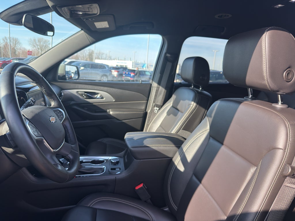 2023 Chevrolet Traverse LT Leather