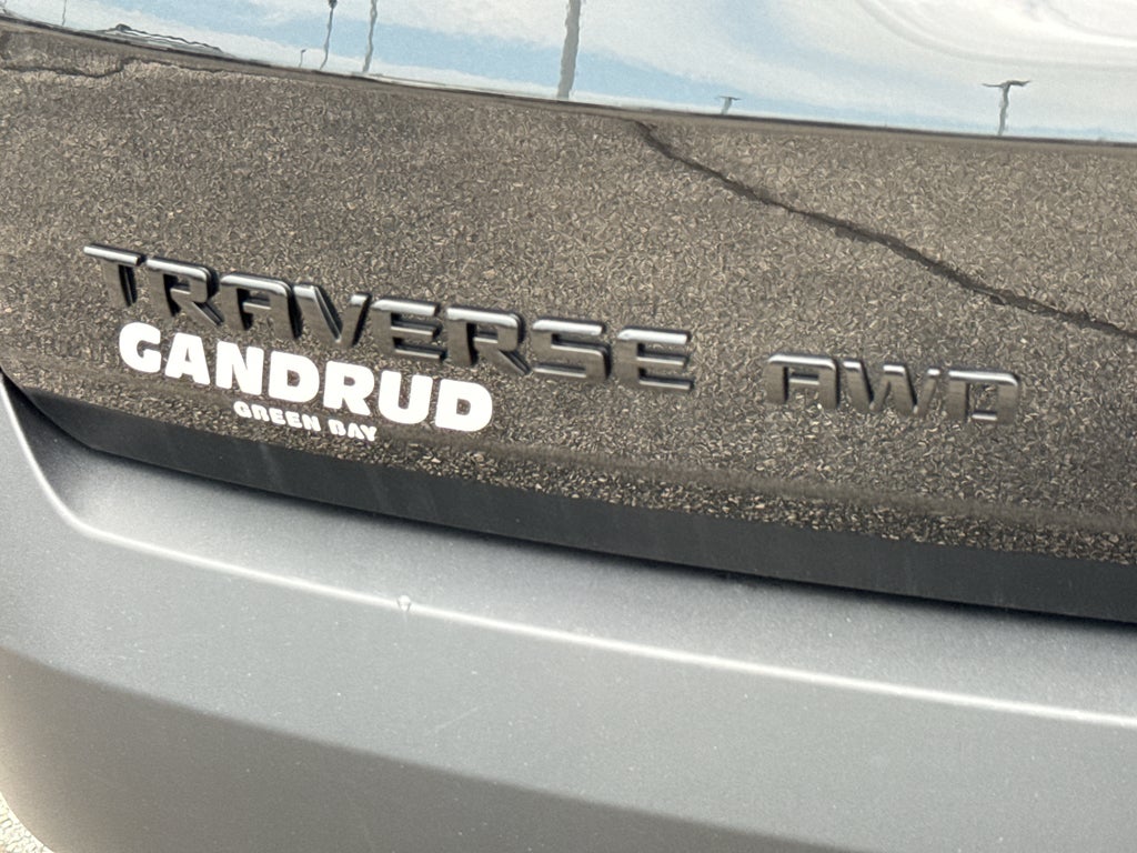 2023 Chevrolet Traverse RS
