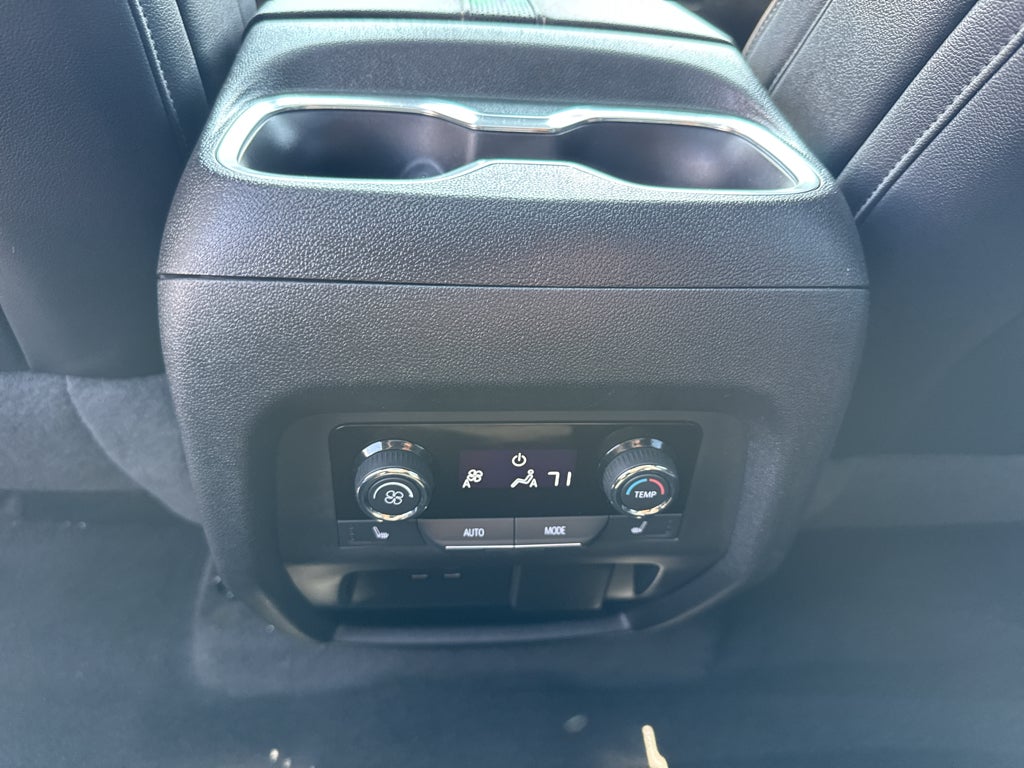 2024 Chevrolet Traverse Premier