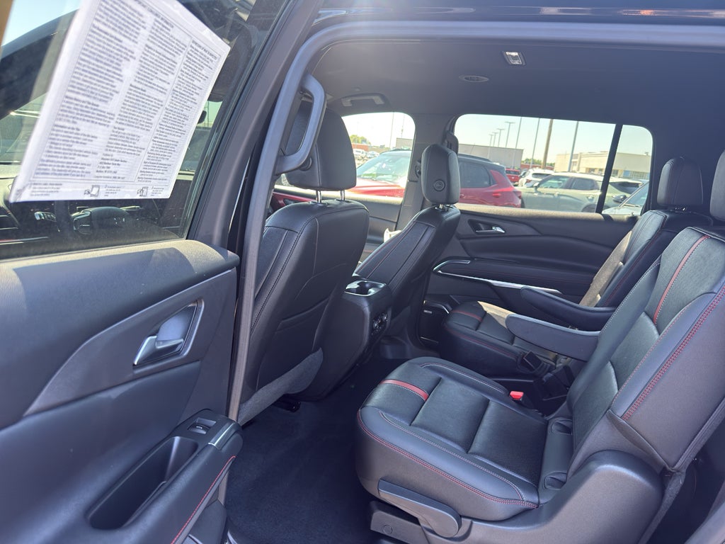 2025 Chevrolet Traverse RS