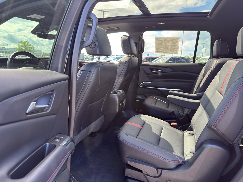 2025 Chevrolet Traverse RS