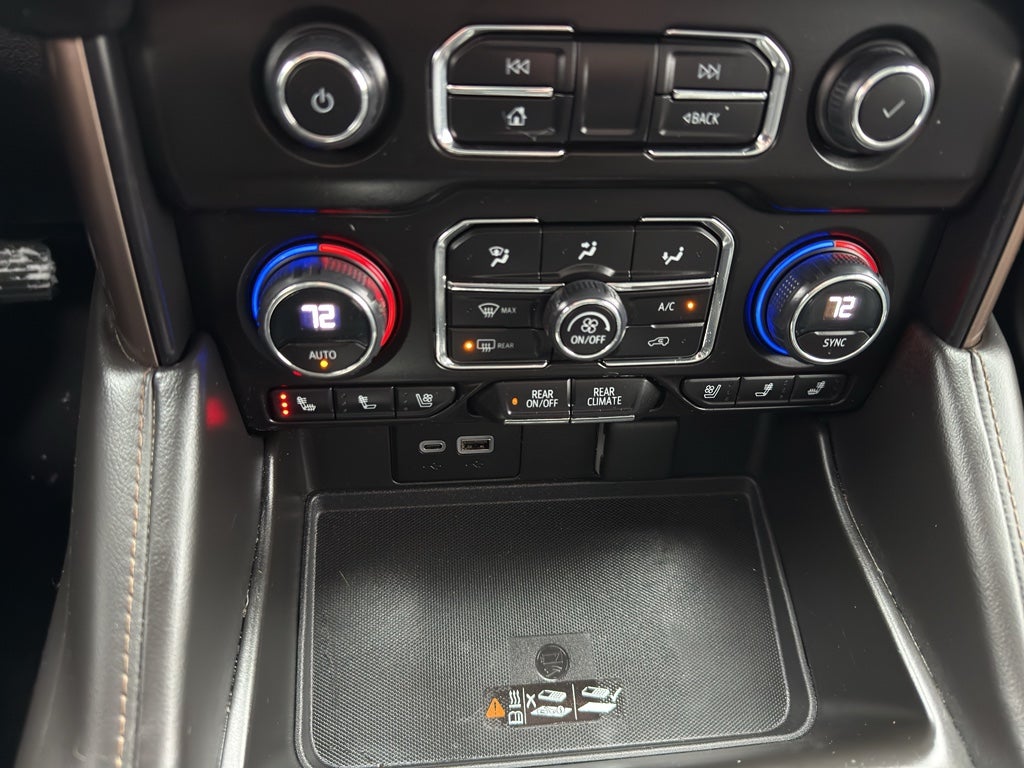 2023 Chevrolet Suburban High Country