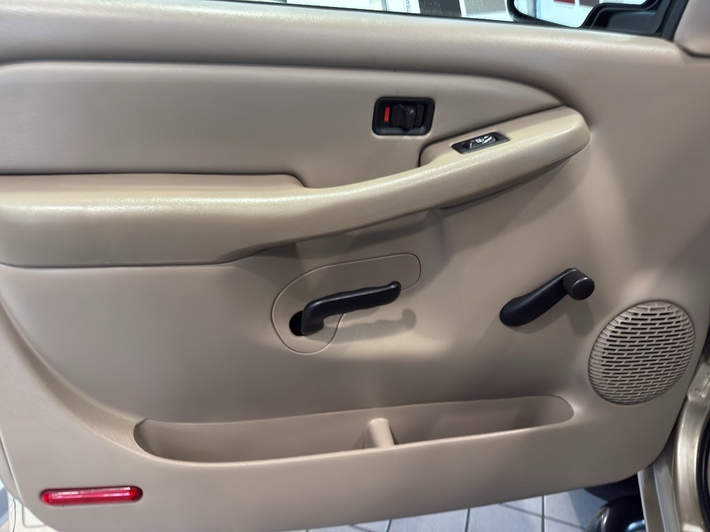 2004 GMC Sierra 1500 REG CAB 4WD 119WB