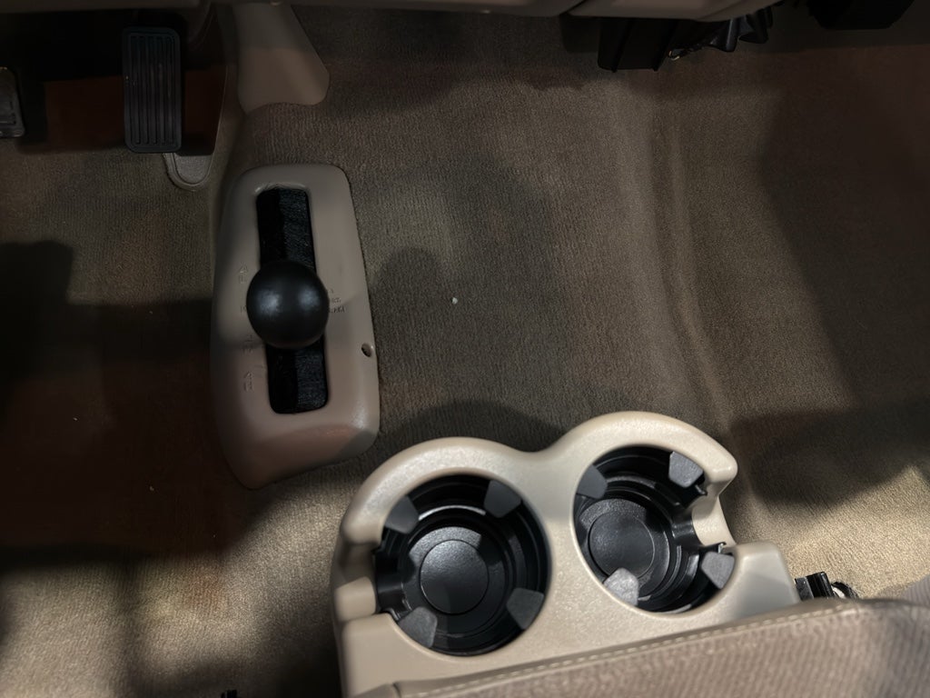 2004 GMC Sierra 1500 REG CAB 4WD 119WB