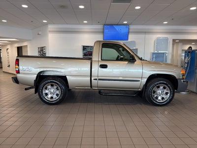 2004 GMC Sierra 1500 REG CAB 4WD 119WB