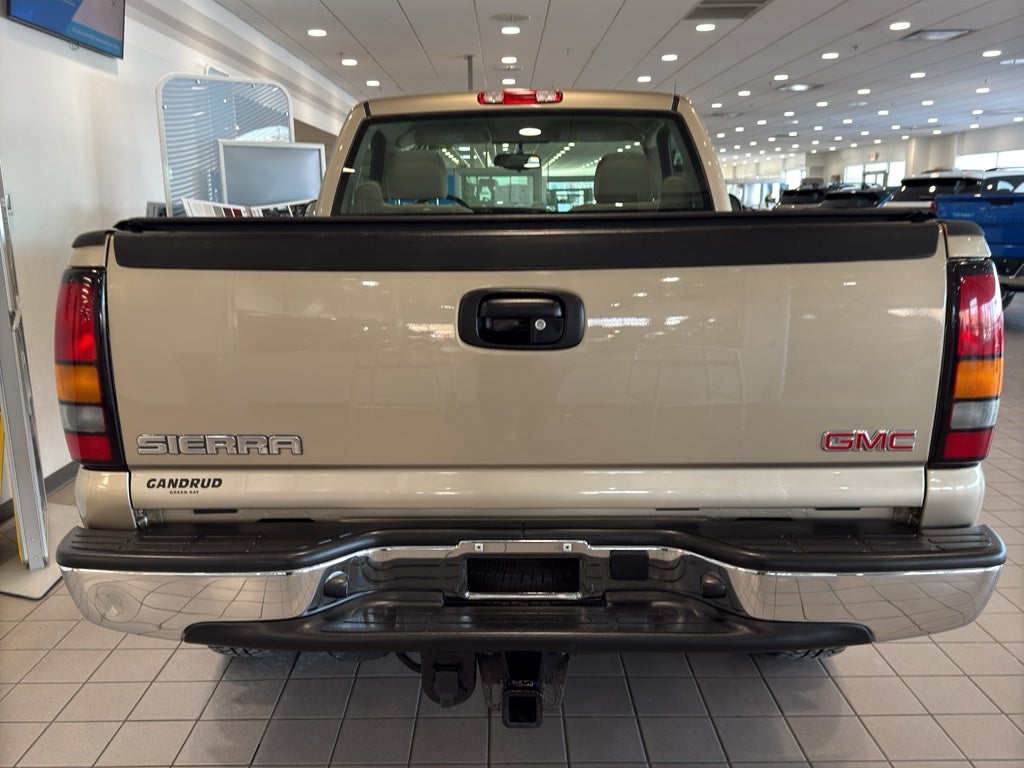 2004 GMC Sierra 1500 REG CAB 4WD 119WB