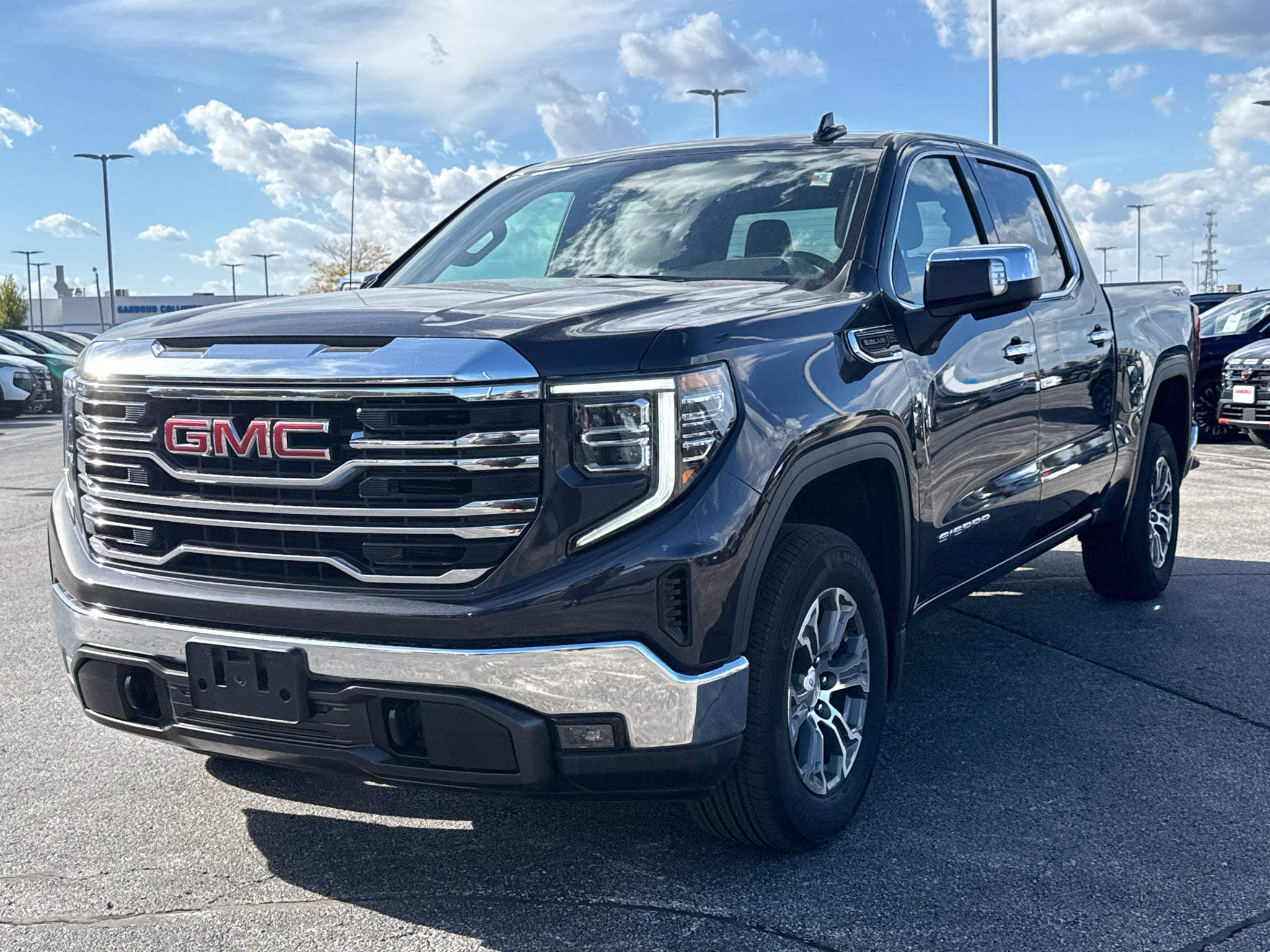 2025 GMC Sierra 1500 SLT