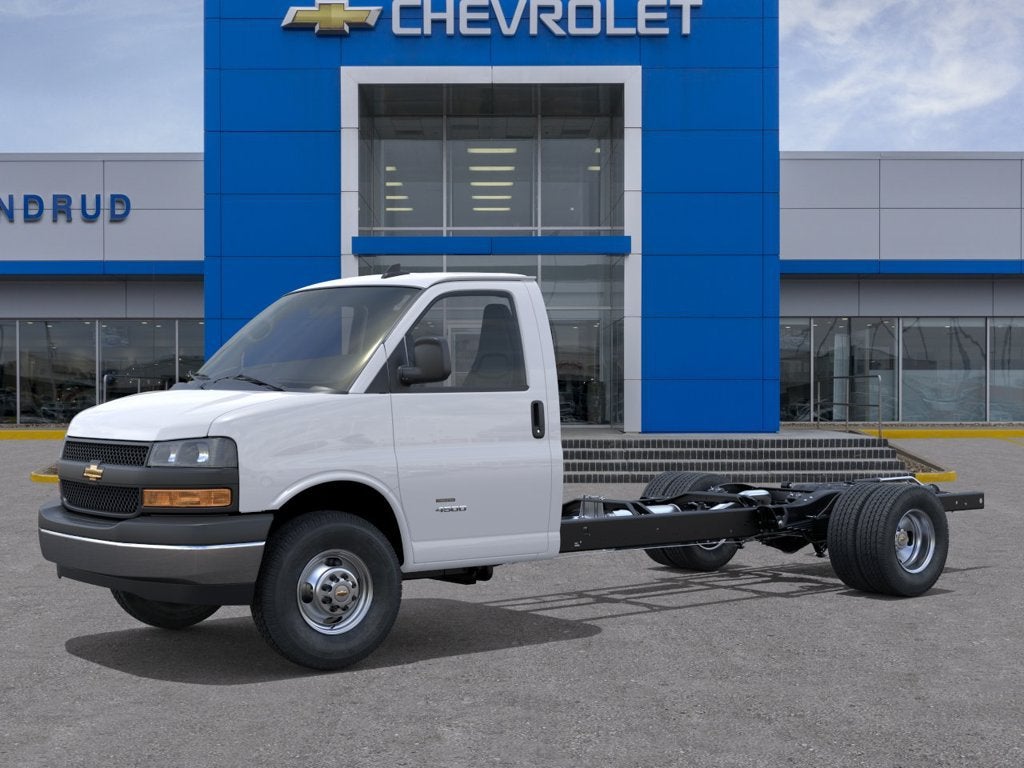 2025 Chevrolet Express Cutaway 3500 1WT