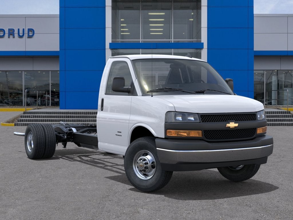 2025 Chevrolet Express Cutaway 3500 1WT