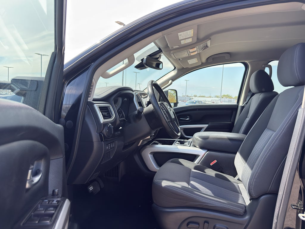 2020 Nissan TITAN Crew Cab SV 4x4